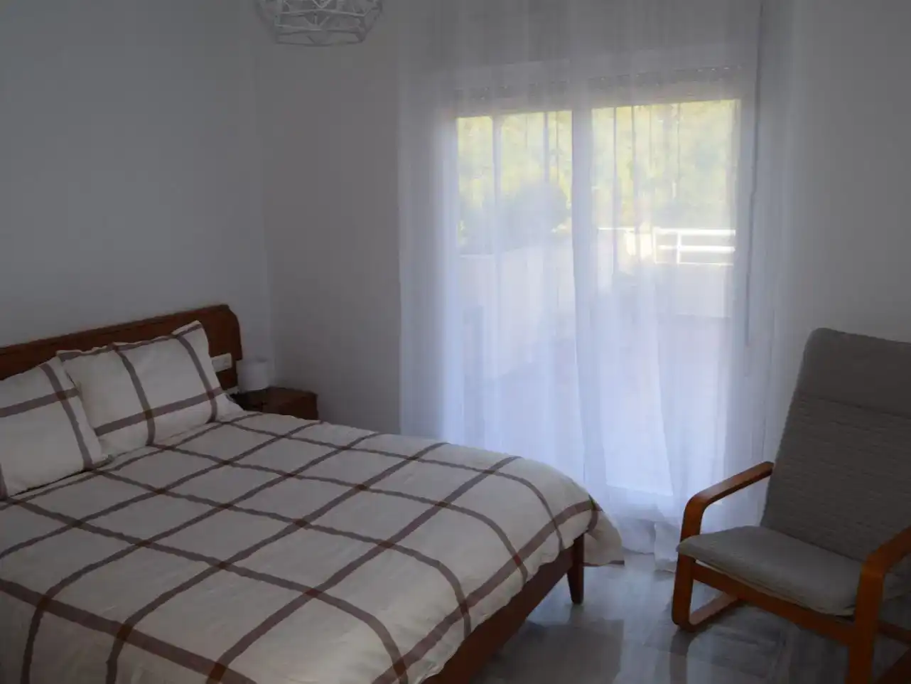 Schlafzimmer von Wohnung zur Miete in Benalmádena mit Klimaanlage und Schwimmbad
