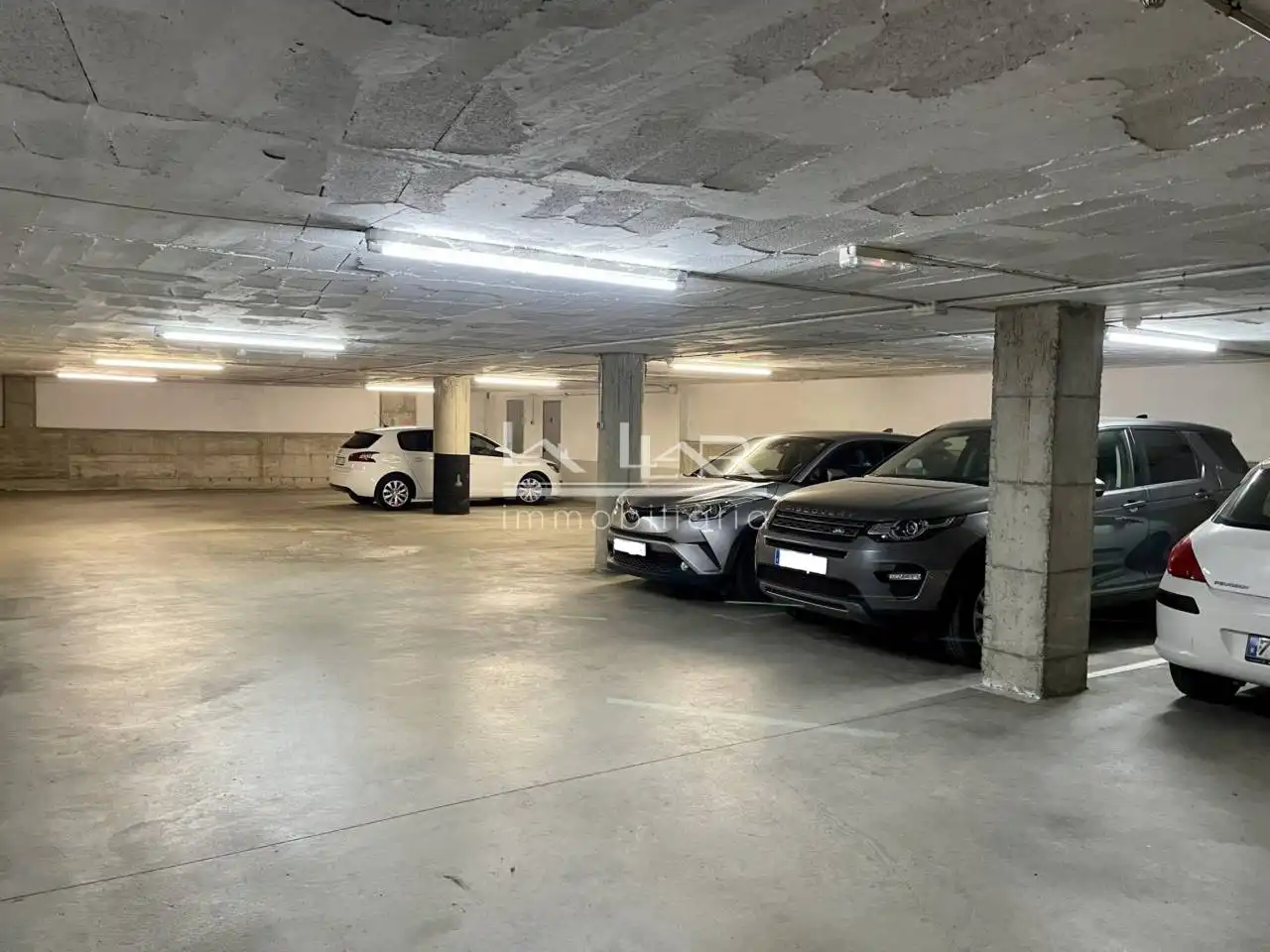 Aparcament de Pis en venda en Vic amb Calefacció, Parquet i Traster