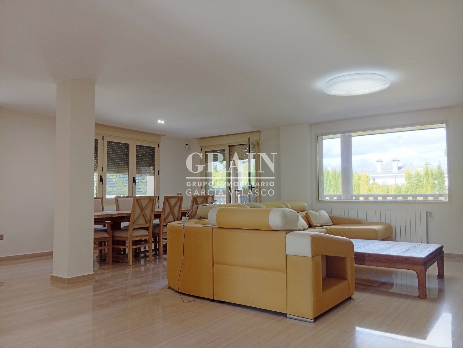 Sala d'estar de Casa o xalet en venda en  Albacete Capital amb Aire condicionat, Calefacció i Jardí privat