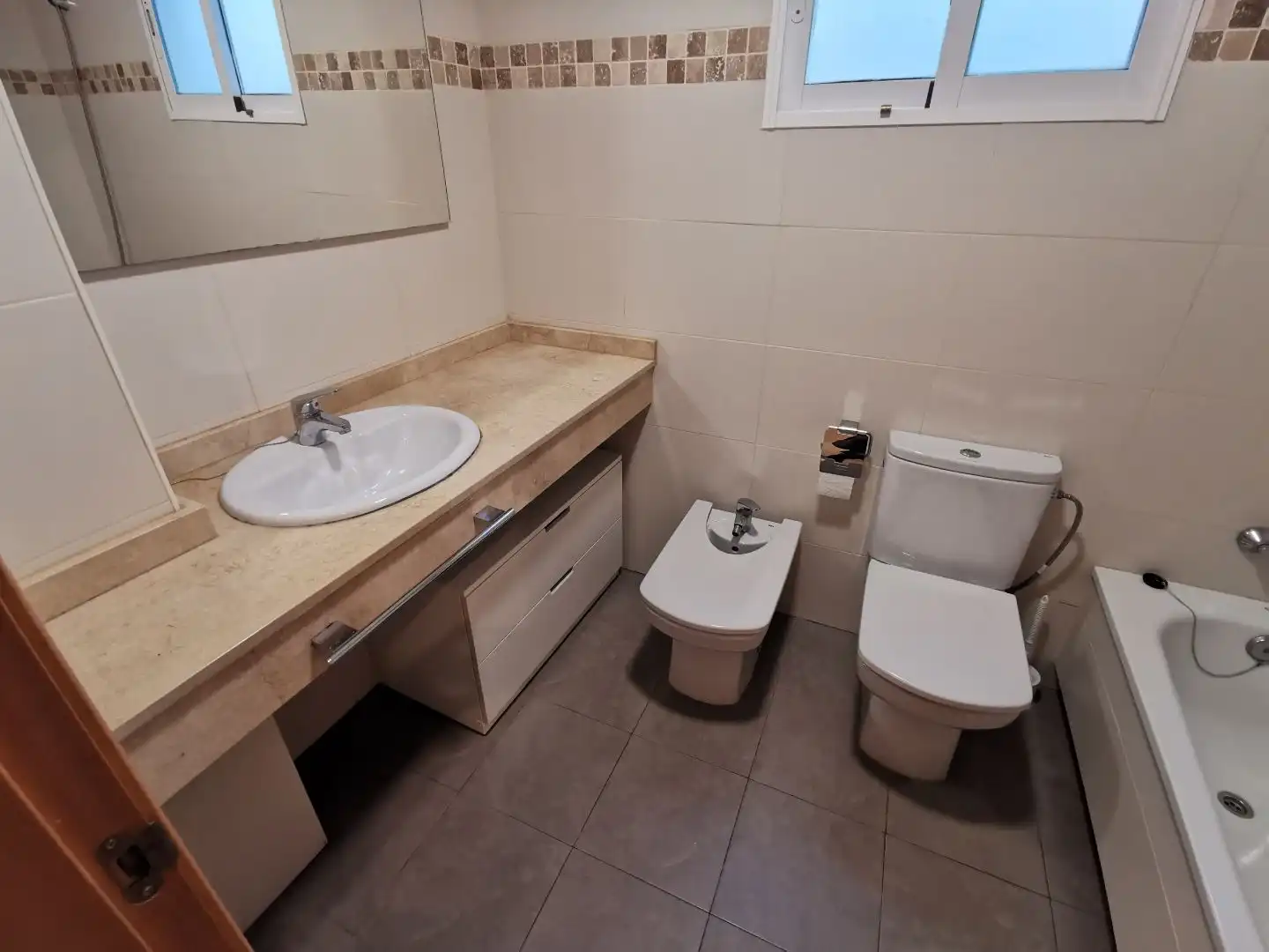 Bathroom of Flat for rent in Valencia  with Air Conditioner, Heating and Storage room