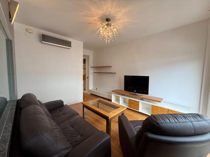 Living room of Flat for sale in  Sevilla Capital  with Air Conditioner, Heating and Balcony