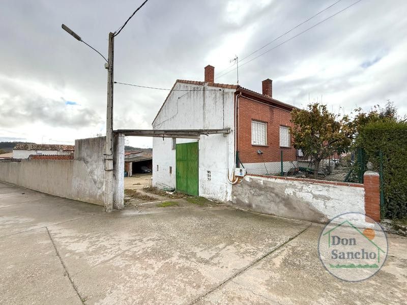 Exterior view of House or chalet for sale in Tórtoles