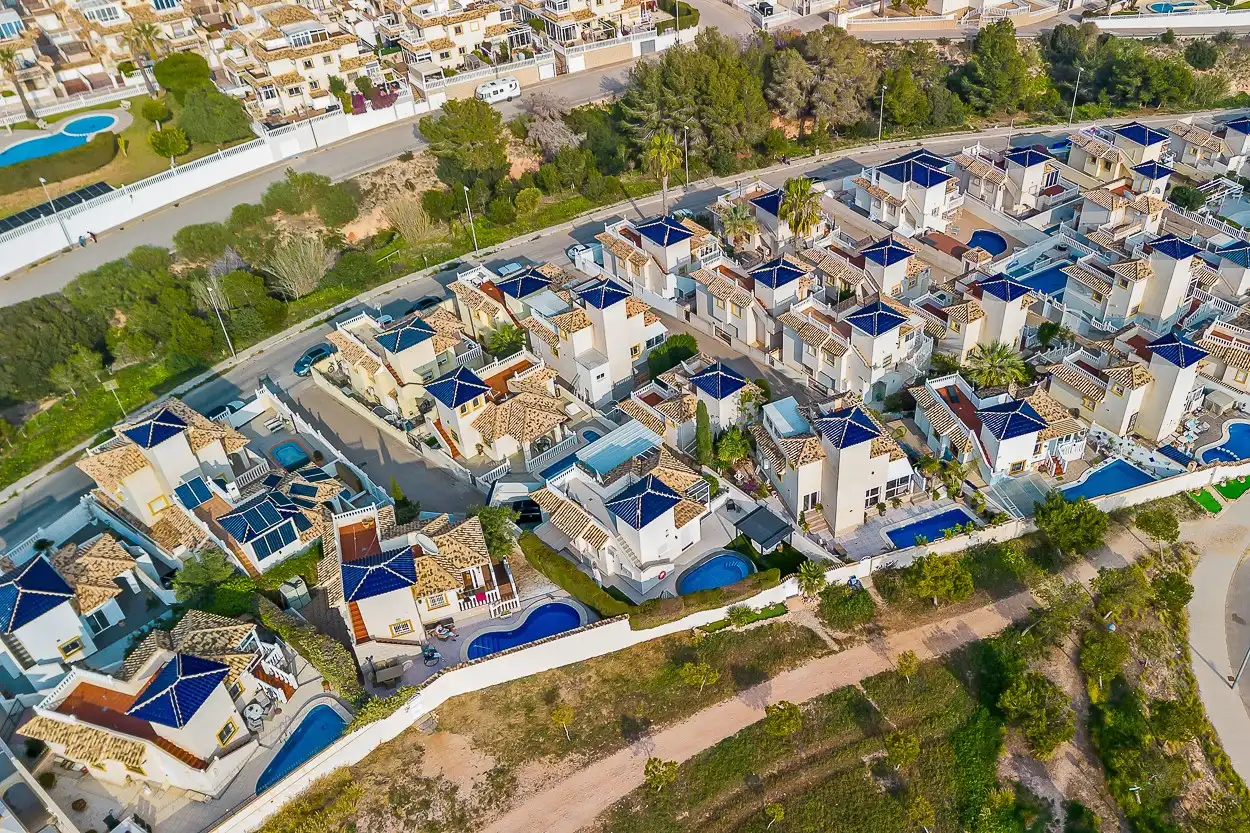 Vista exterior de Casa o xalet en venda en Orihuela amb Piscina