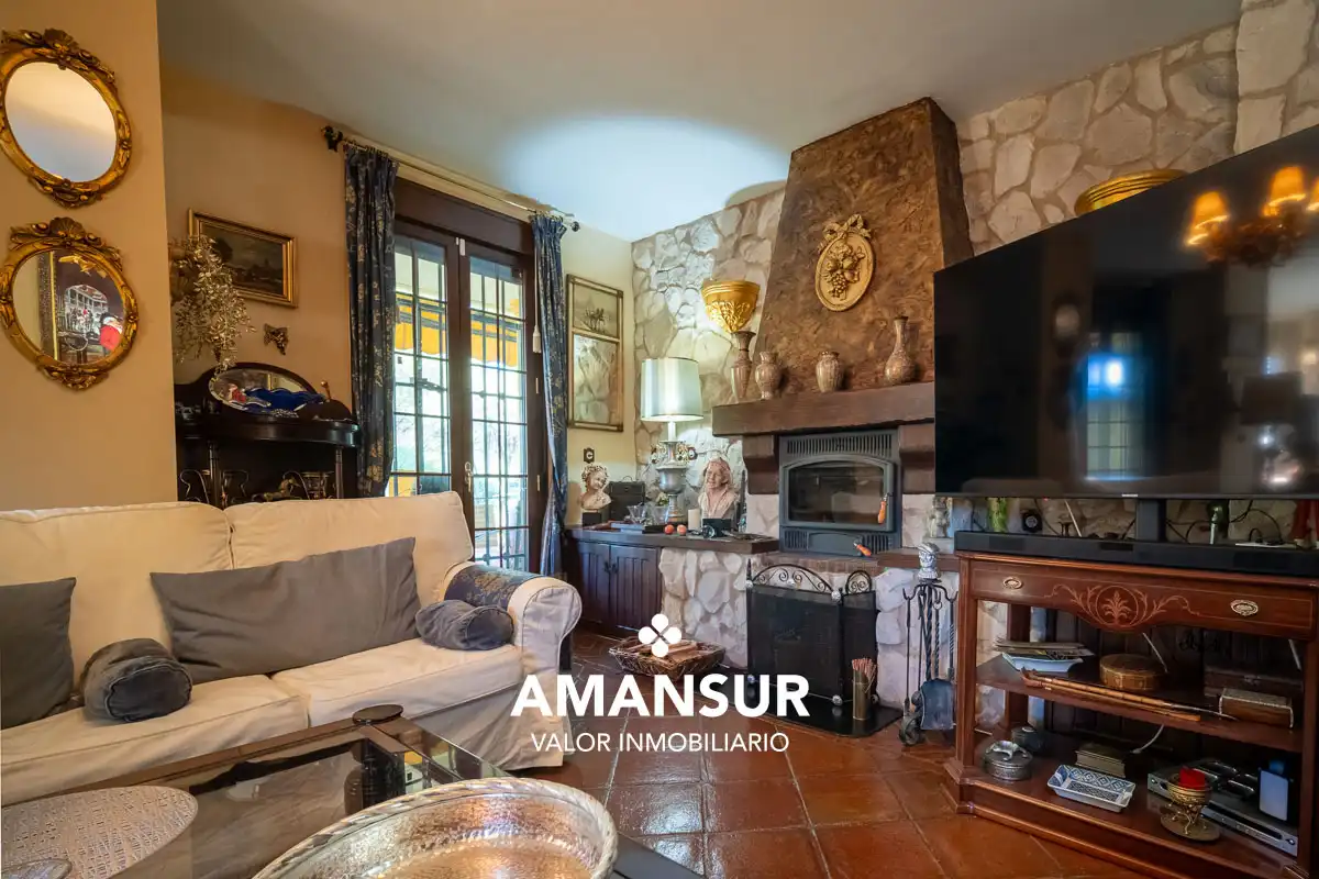 Chalet con piscina en venta en Avenida del Almendro, imagen 19