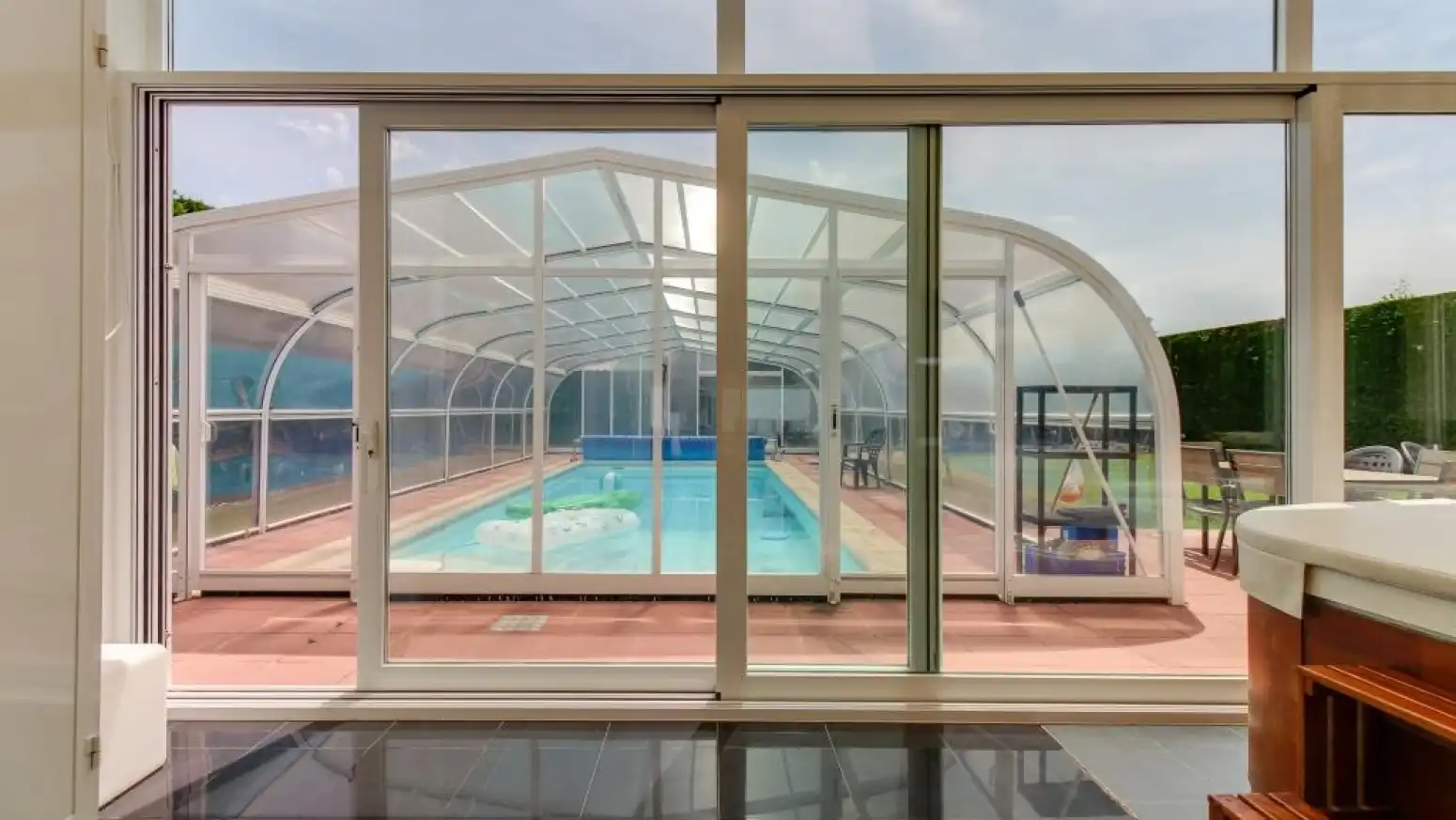 Schwimmbecken von Haus oder Chalet zum Verkauf in Villamayor mit Klimaanlage, Heizung und Privatgarten