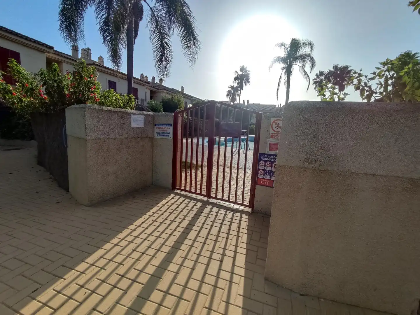 Piscina de Apartamento de alquiler en Rota con Jardín privado, Terraza y Amueblado