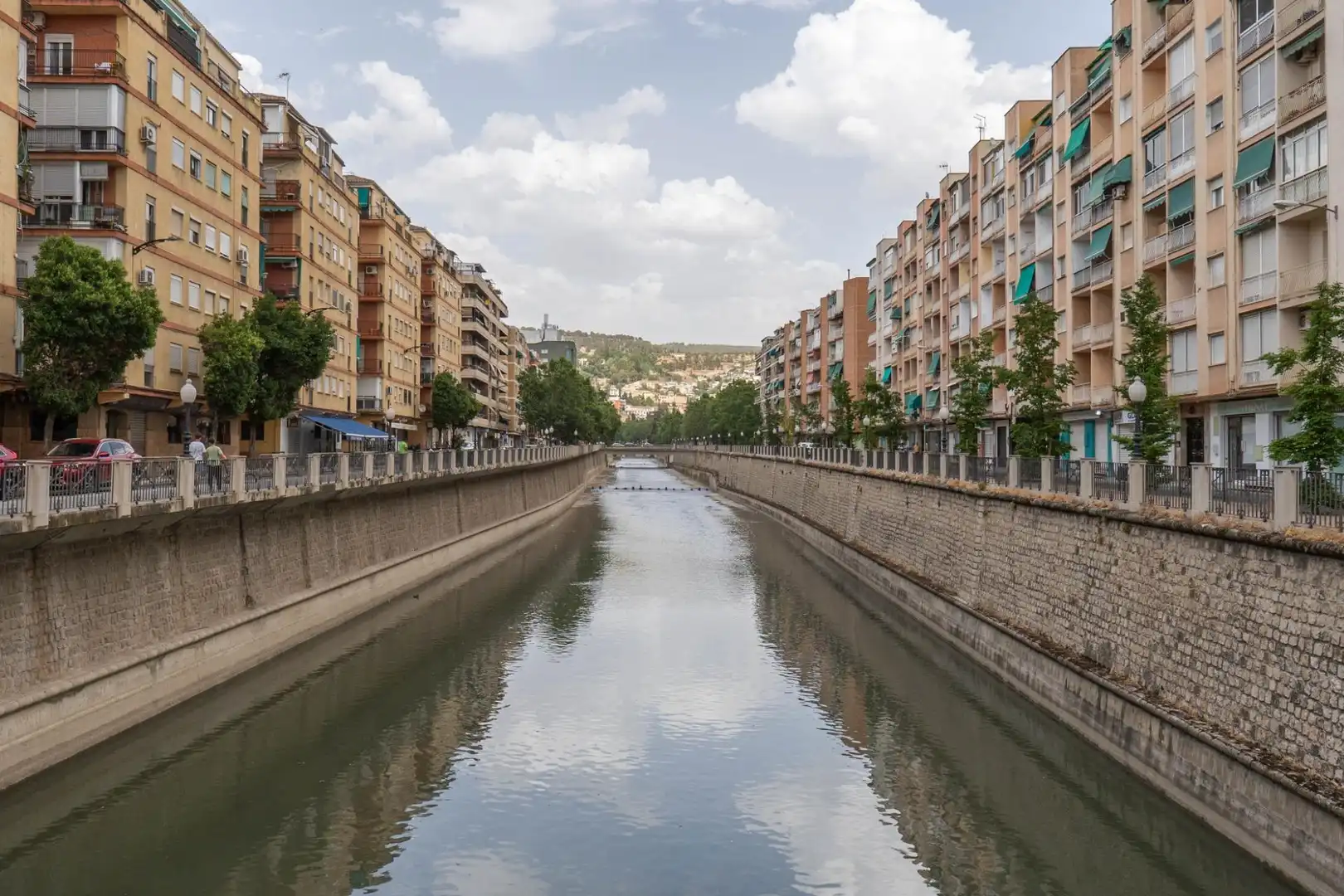 Außenansicht von Dachboden zum Verkauf in Granada mit Klimaanlage