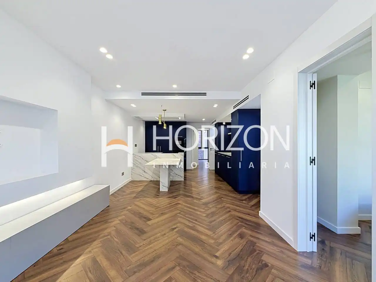 Flat for sale in Barcelona  with Air Conditioner, Heating and Parquet flooring