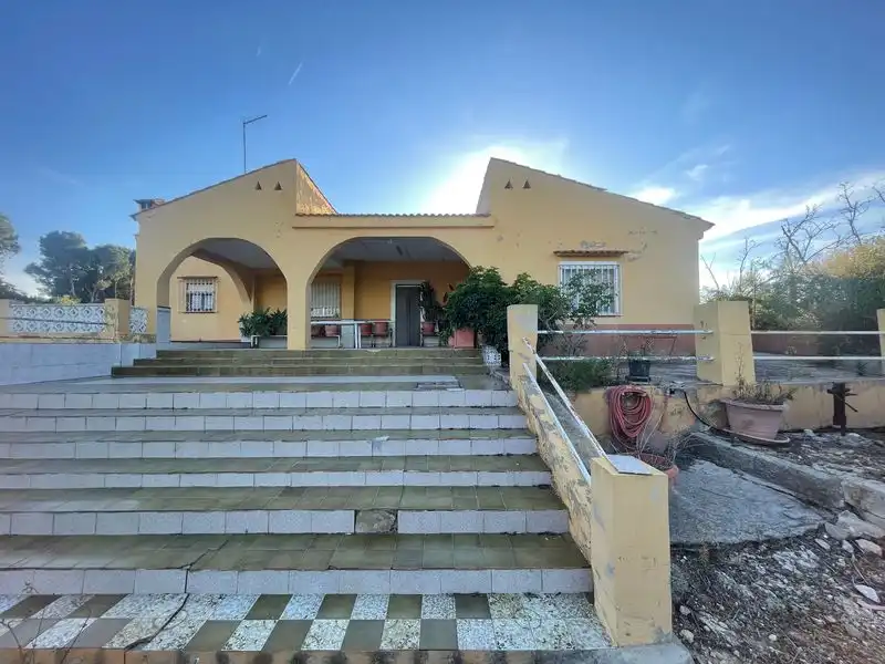 Außenansicht von Haus oder Chalet zum Verkauf in Turís mit Privatgarten, Terrasse und Abstellraum