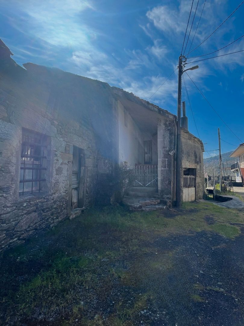 Vista exterior de Finca rústica en venta en O Irixo con Jardín privado, Trastero y Amueblado