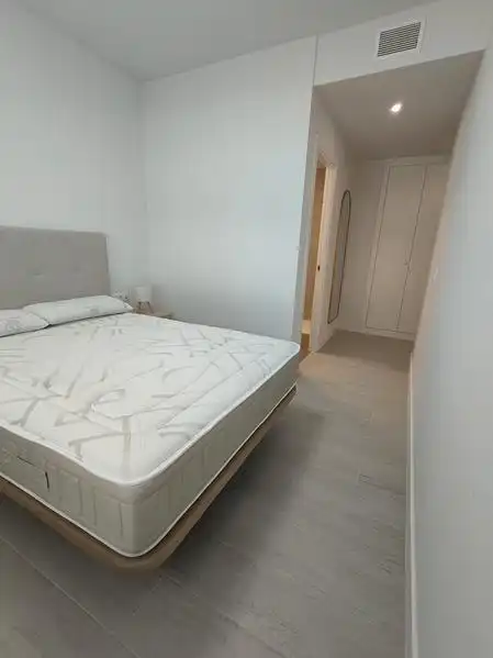 Habitación de Ático de alquiler en Estepona con Aire acondicionado, Calefacción y Jardín privado