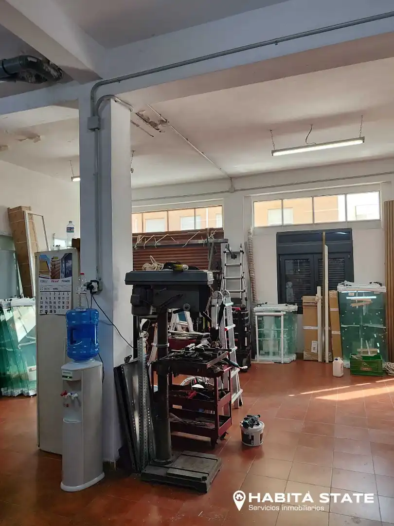 Local en venta en Almería