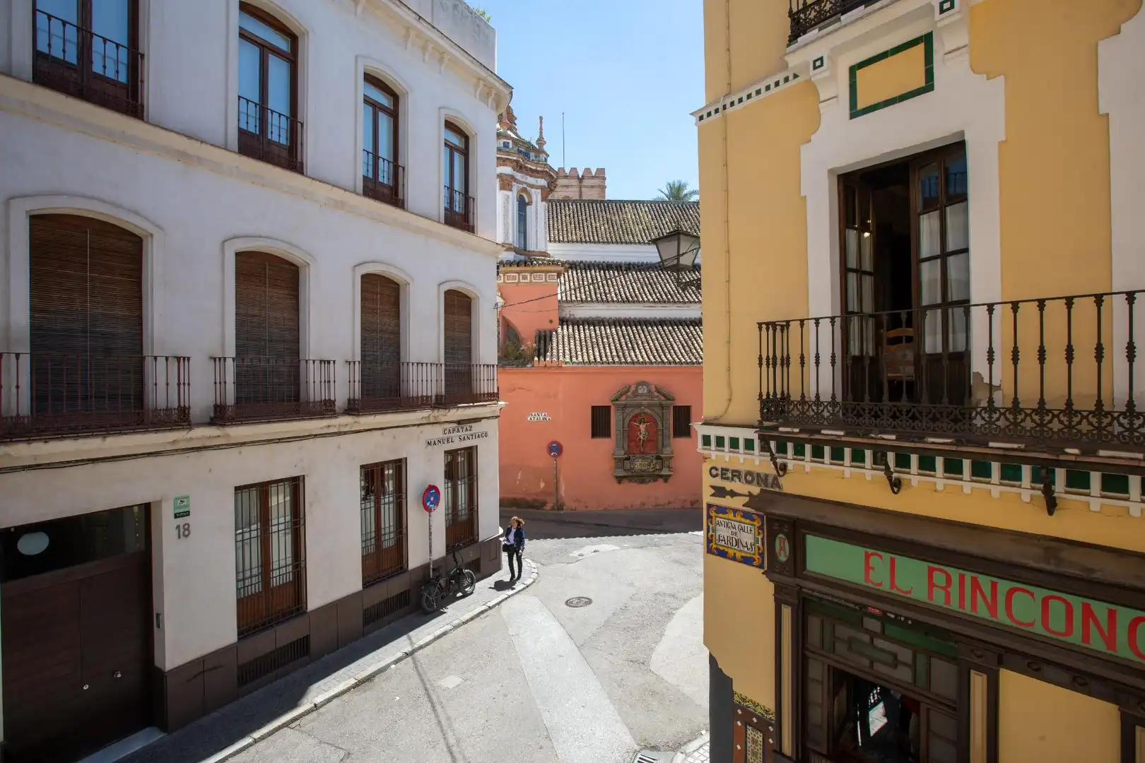 Vista exterior de Edificio en venta en Sevilla