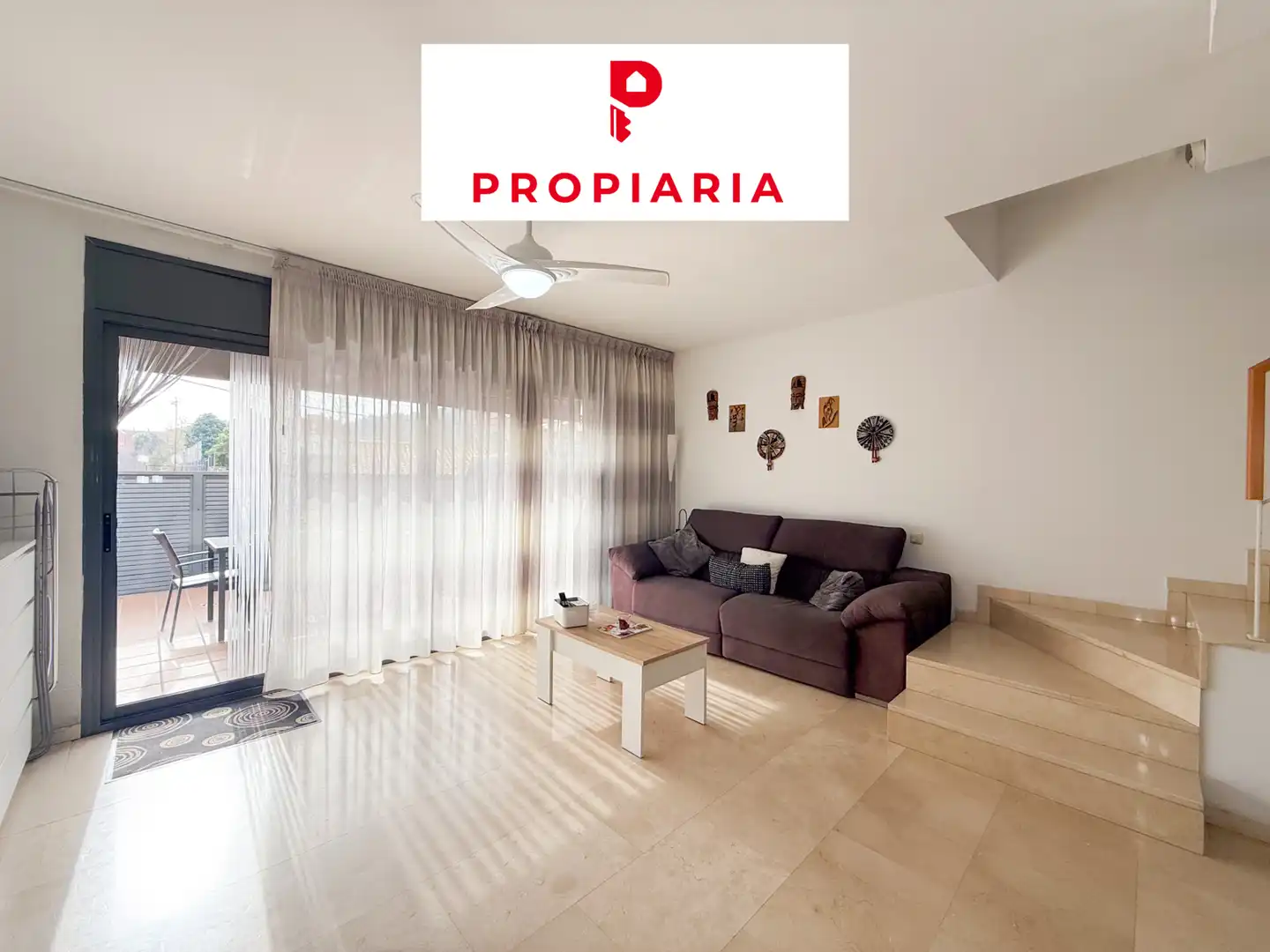 Vista exterior de Casa adosada en venda en Sant Andreu de la Barca amb Aire condicionat, Calefacció i Parquet