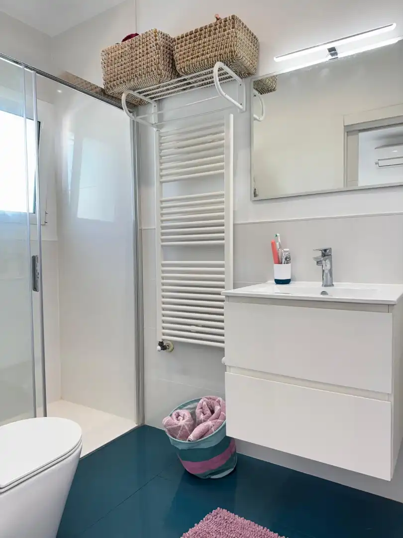 Baño de Casa o chalet en venta en L'Escala con Aire acondicionado, Calefacción y Jardín privado