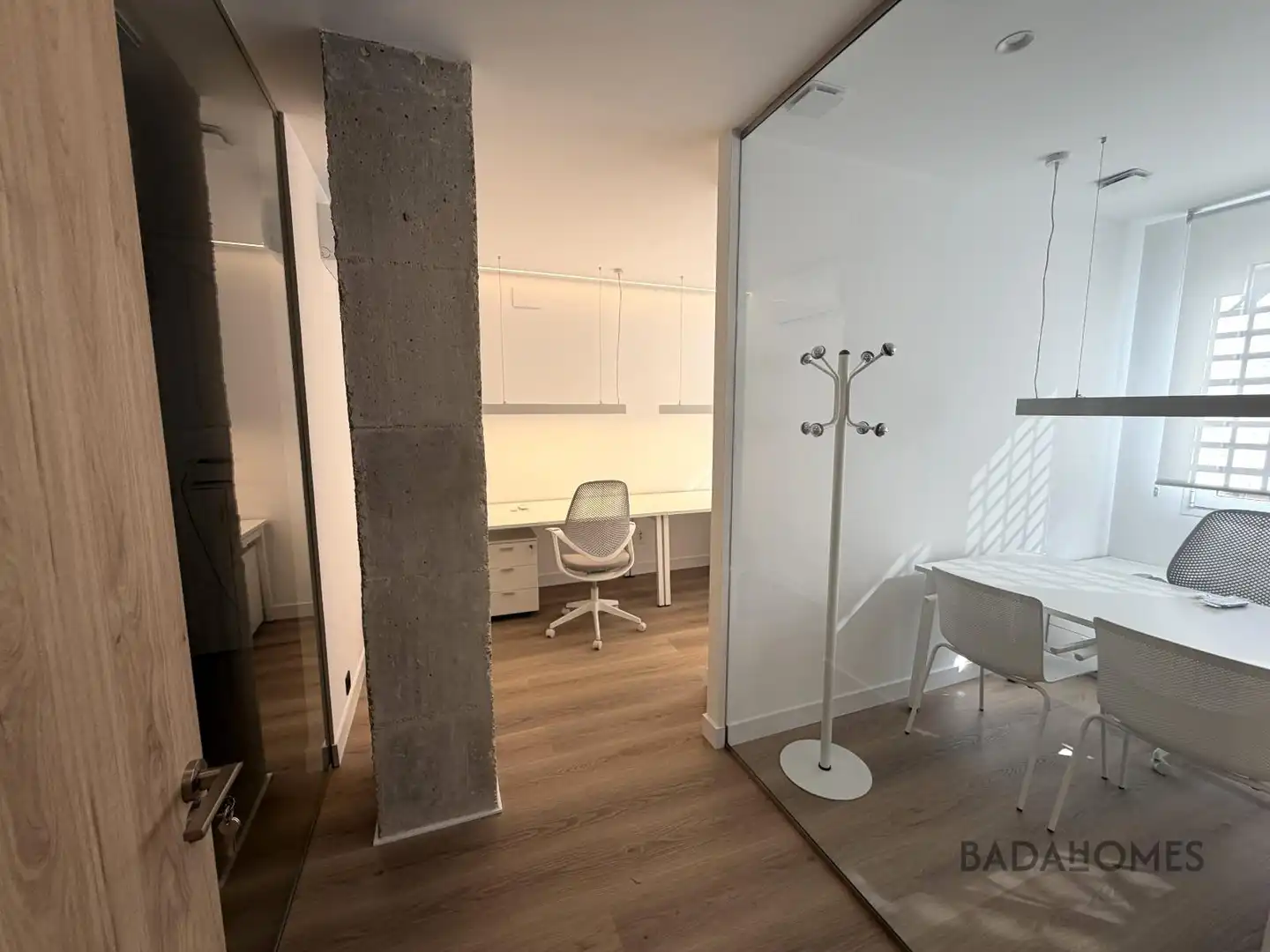 Büro zur Miete in Badajoz mit Klimaanlage, Heizung und Möbliert