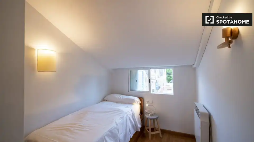 Schlafzimmer von Wohnung zur Miete in Sagunto / Sagunt mit Klimaanlage, Heizung und Möbliert