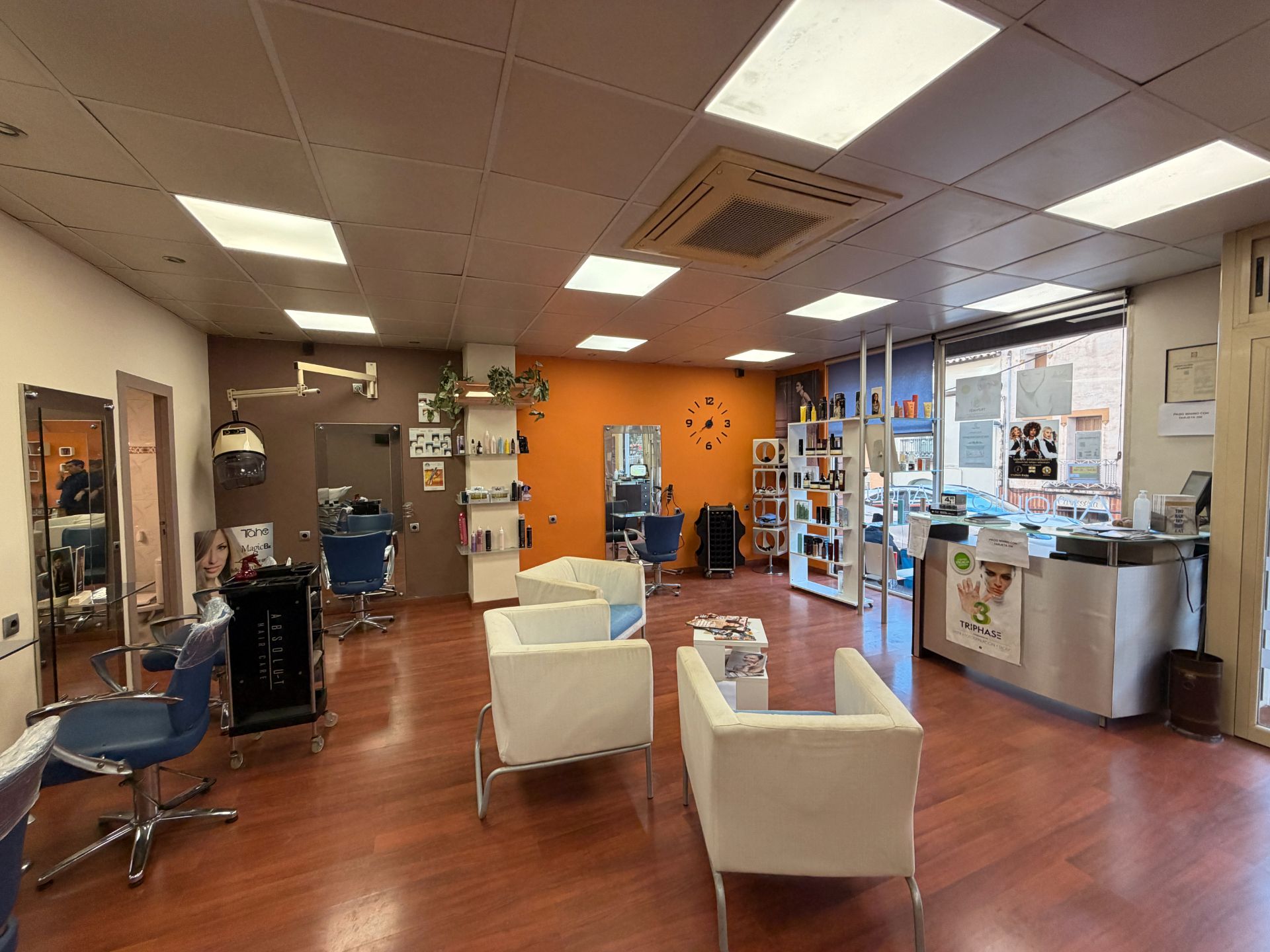 Local de lloguer a Avinguda Catalunya, 23