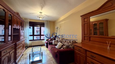 Foto 2 de Piso en venta en Oviedo - Cl Rio Ibias, Ventanielles, Oviedo