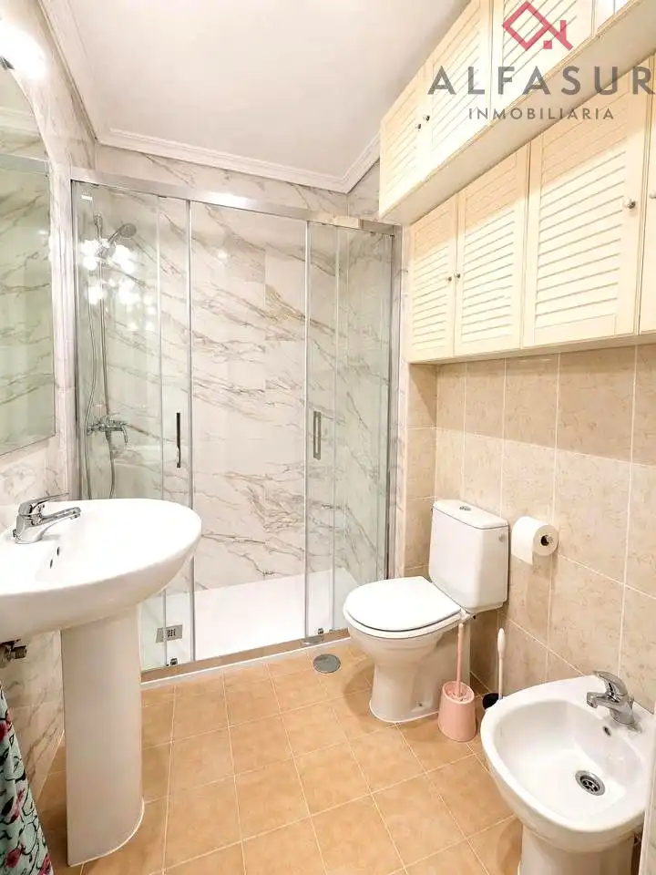Badezimmer von Wohnung zur Miete in Málaga mit Terrasse und Möbliert