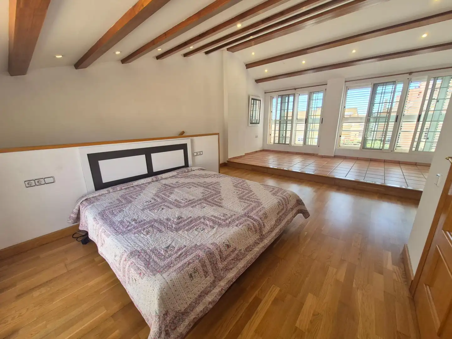 Habitación de Casa adosada de alquiler en Manises con Aire acondicionado, Terraza y Amueblado