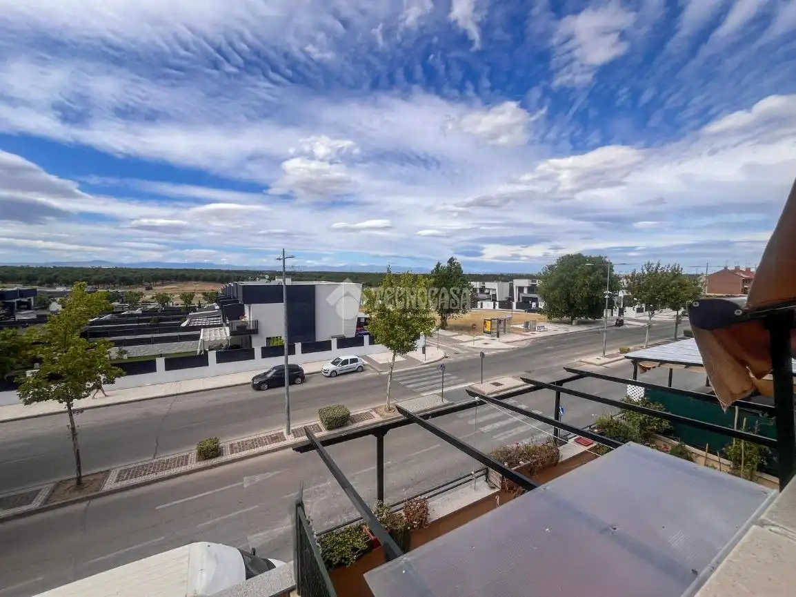 Vista exterior de Piso en venta en Navalcarnero con Aire acondicionado, Calefacción y Parquet