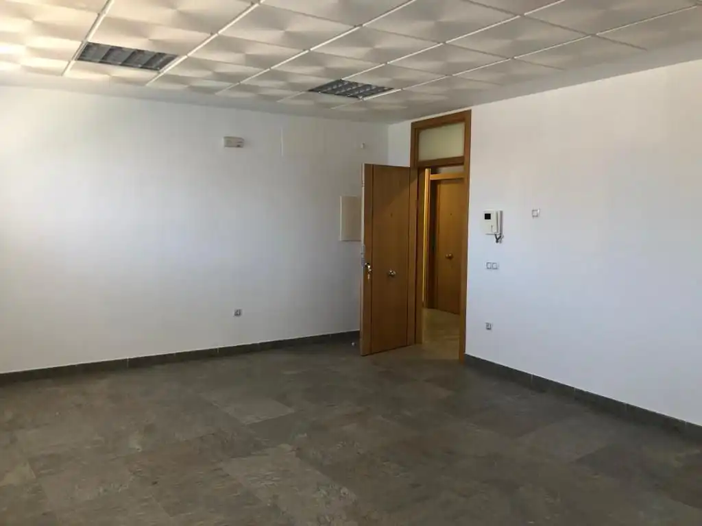 Office for rent in Sevilla  with Air Conditioner