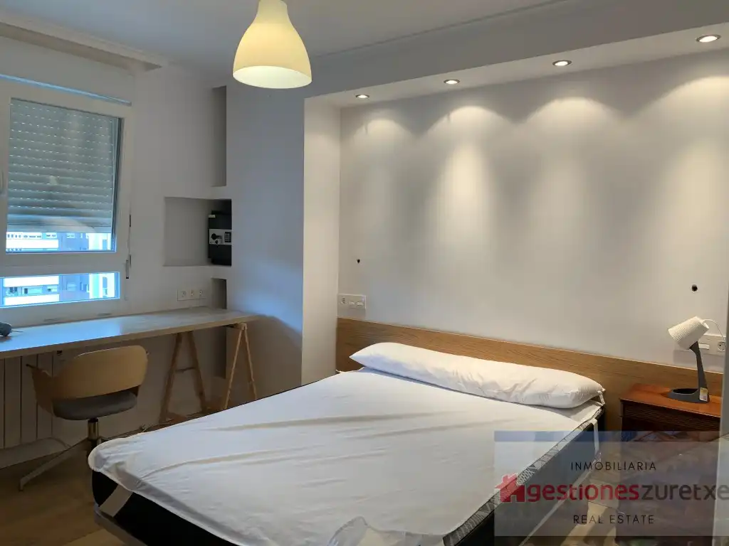 Bedroom of Flat for rent in Bilbao 