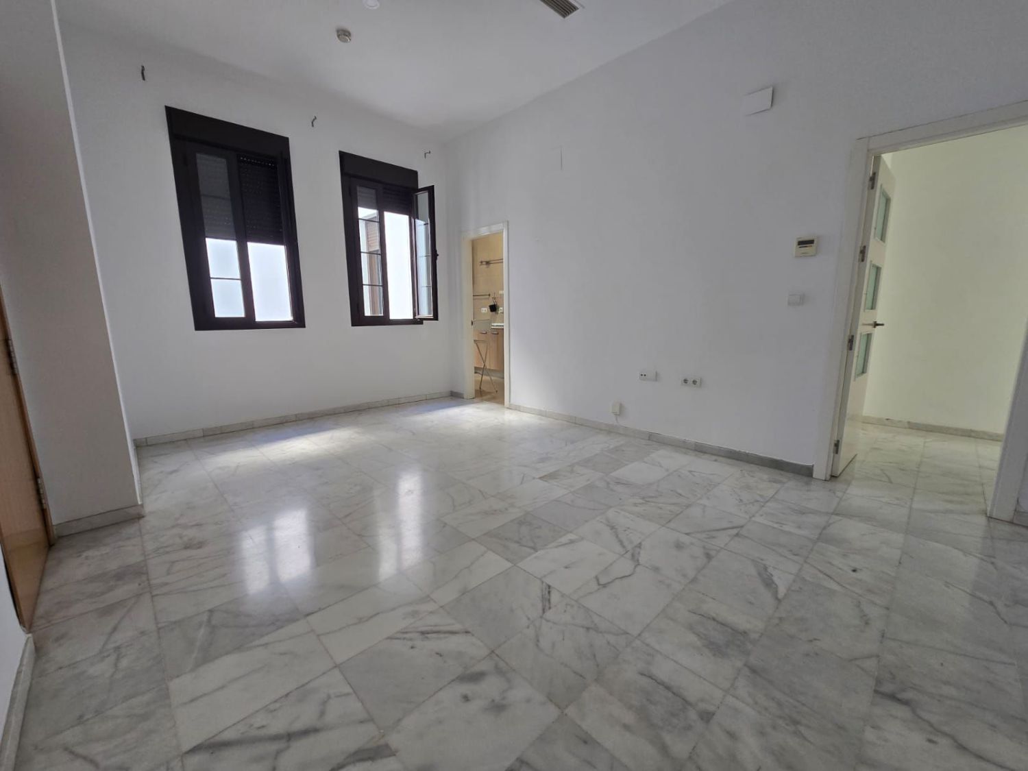Piso de alquiler en  Sevilla Capital con Aire acondicionado y Calefacción