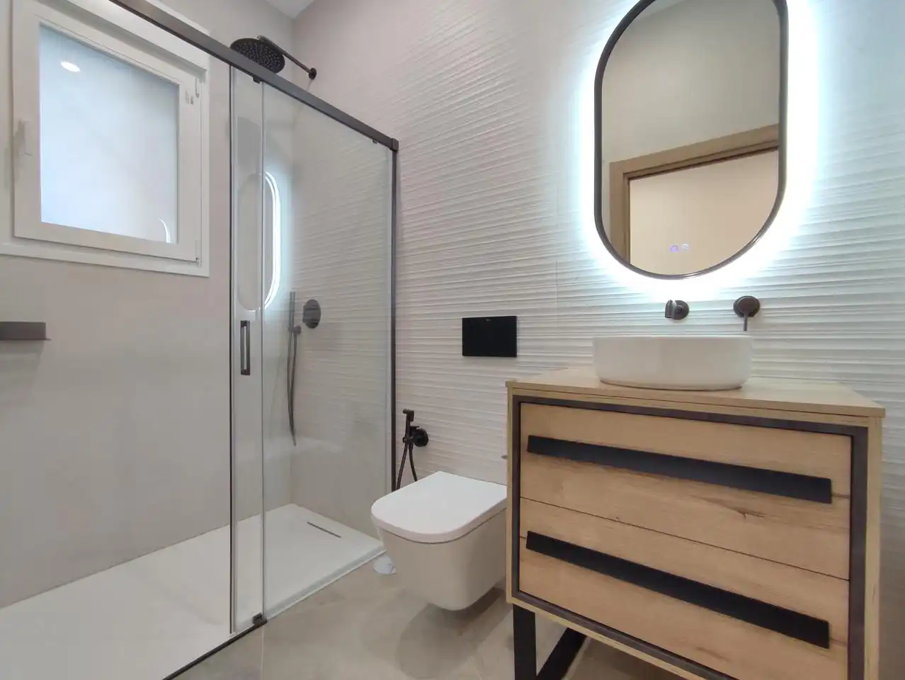 Ground floor for rent in Feria