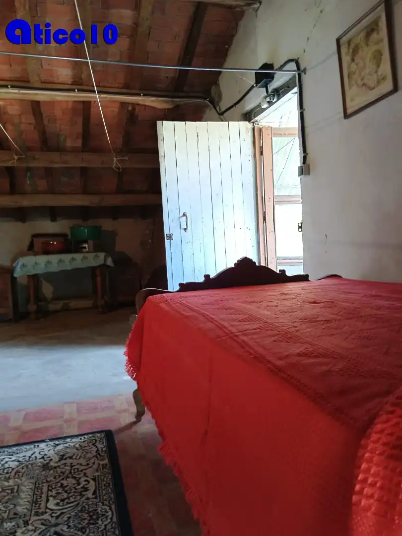 Dormitori de Casa o xalet en venda en Candamo amb Calefacció, Traster i Moblat