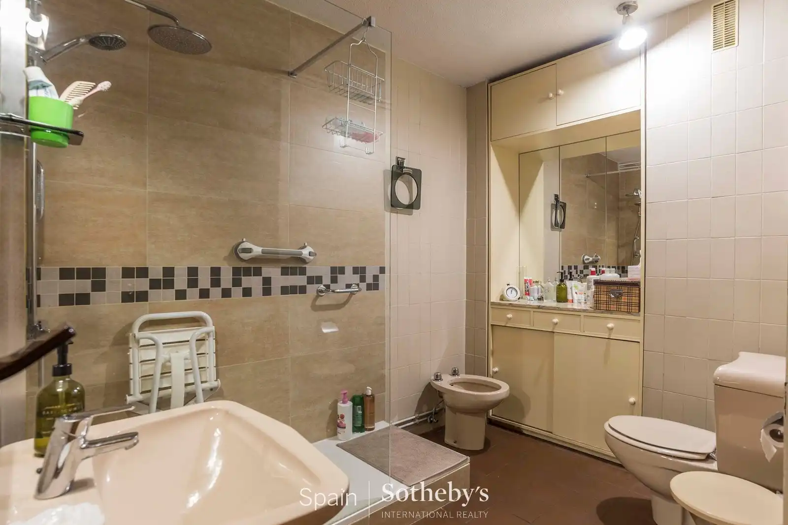 Bany de Apartament en venda en Madrid amb Aire condicionat, Calefacció i Terrassa
