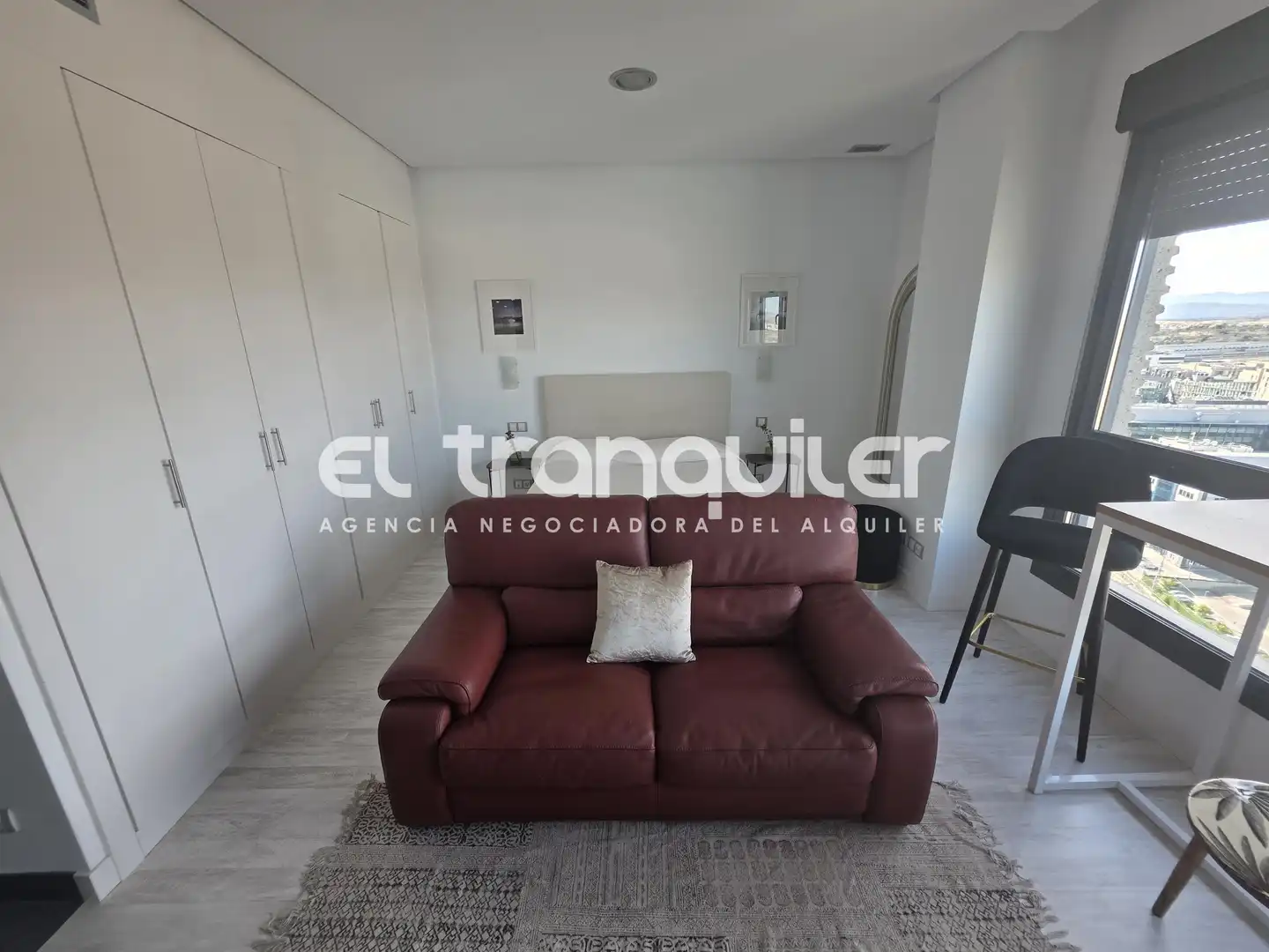 Living room of Study for rent in Madrid  with Air Conditioner, Parquet flooring and Swimming Pool