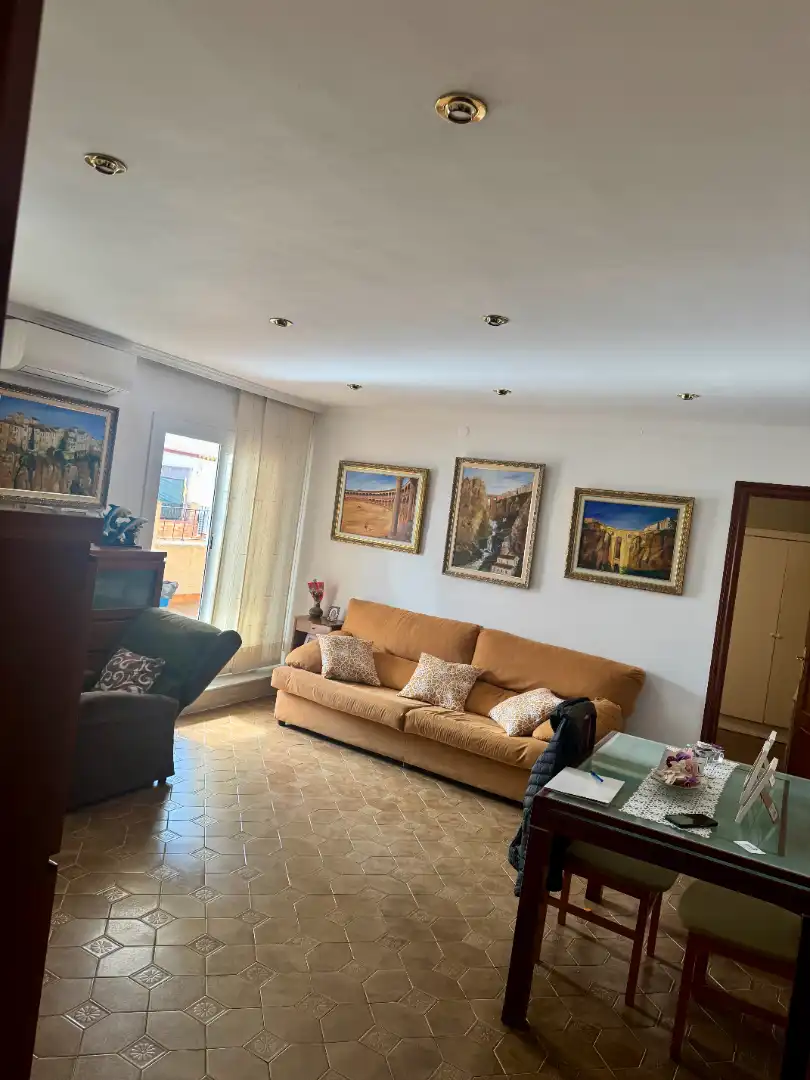 Sala d'estar de Àtic en venda en L'Hospitalet de Llobregat amb Aire condicionat, Terrassa i Traster