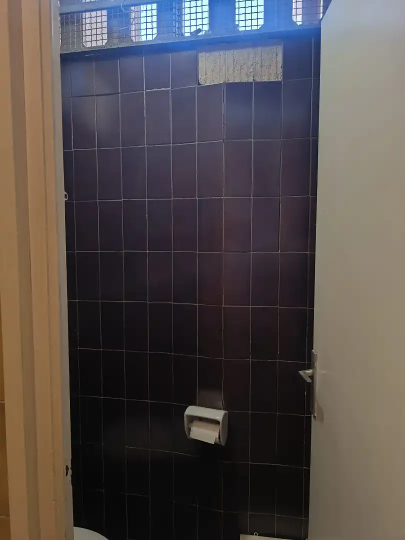 Badezimmer von Geschaftsraum zum Verkauf in Tarragona mit Klimaanlage und Möbliert