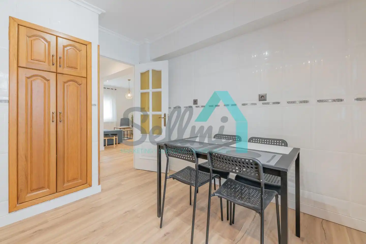 Kitchen of Flat for share in Oviedo   with Heating, Terrace and Furnished