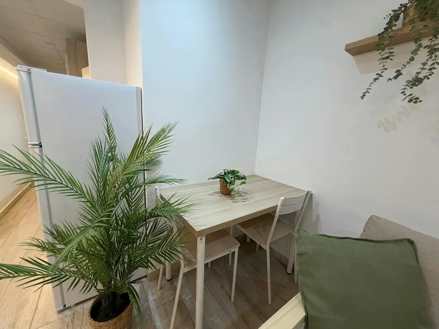 Dining room of Flat for rent in Madrid  with Heating, Furnished and Washing machine