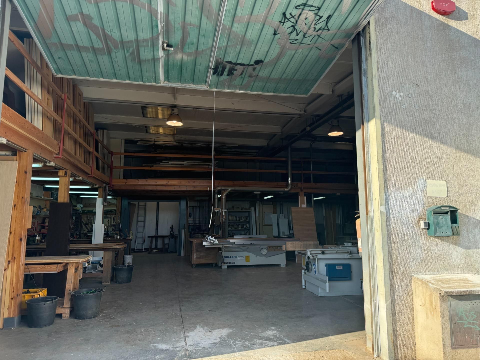 Nave industrial en venta en Sant Esteve Sesrovires