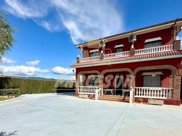 Casa amb piscina en venda a Periurbano Oeste - Sierra