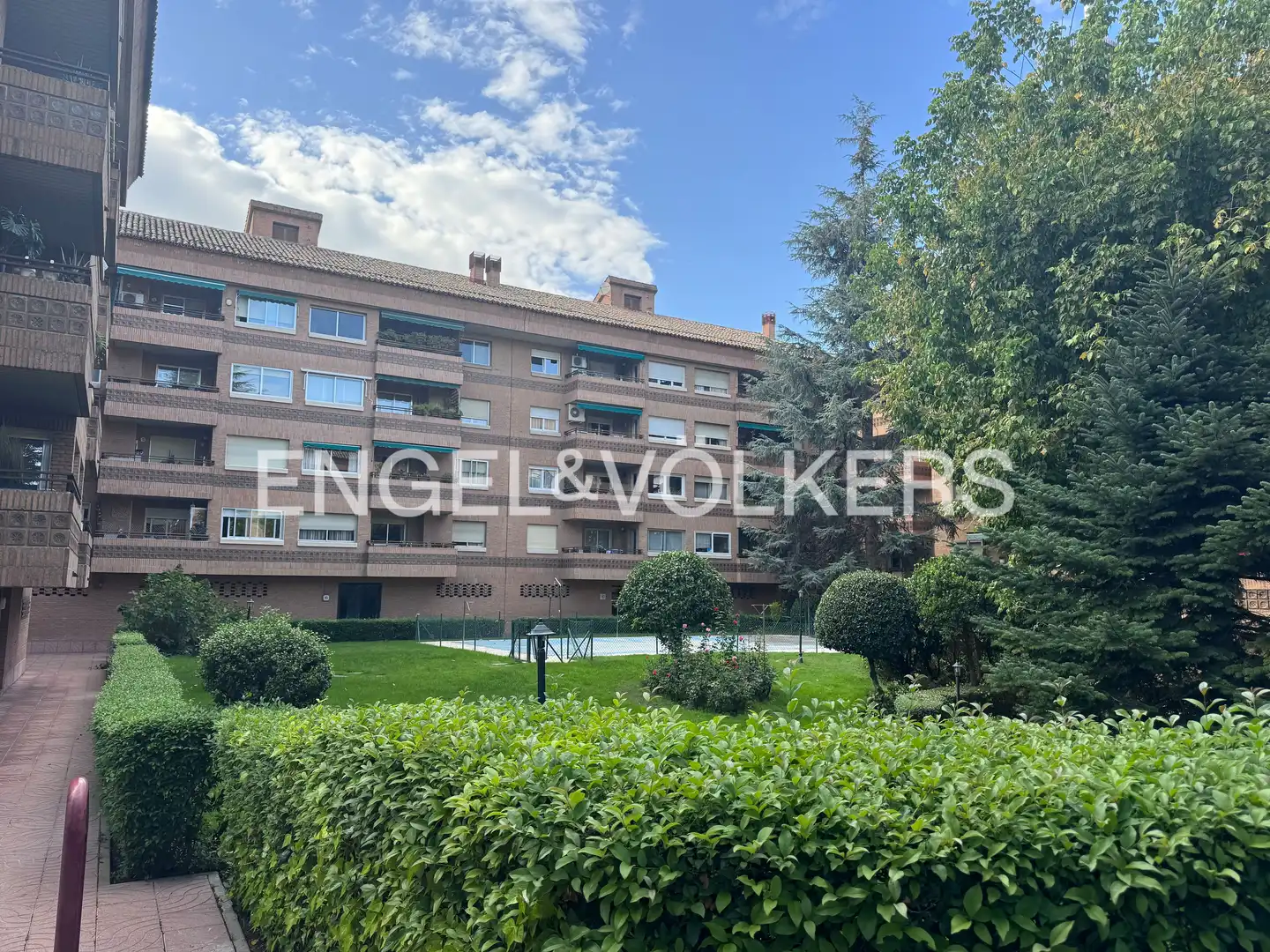 Exterior view of Flat for rent in Chamartín
