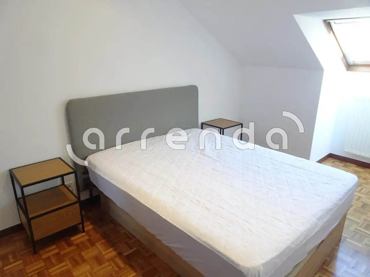 Schlafzimmer von Wohnung zur Miete in Santander mit Heizung und Möbliert