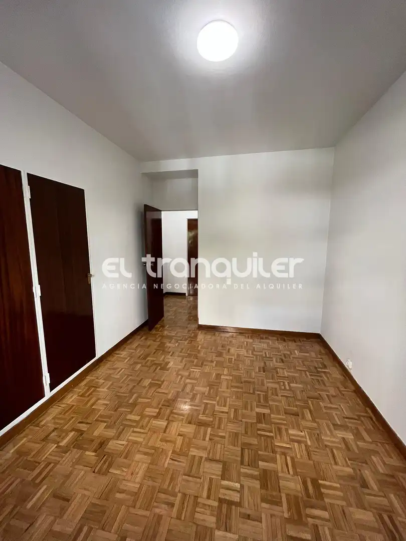 Dormitori de Pis de lloguer en Madrid amb Aire condicionat, Parquet i Terrassa