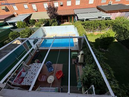 Swimming pool of Single-family semi-detached for sale in Parla  with Air Conditioner, Terrace and Swimming Pool