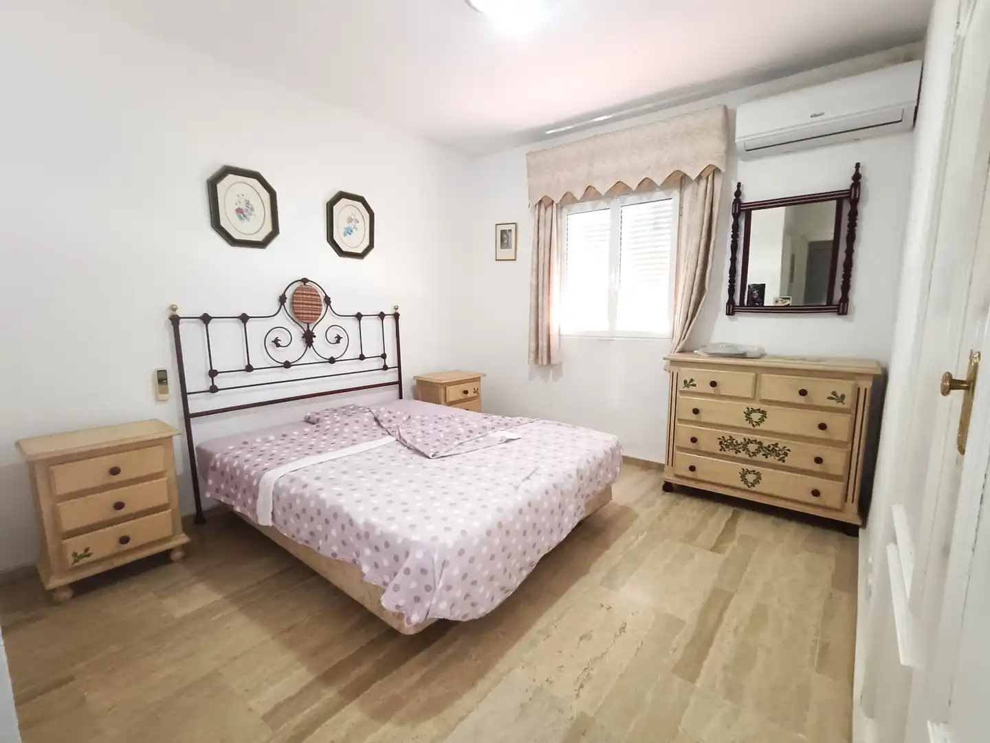 Habitación de Casa o chalet en venta en Espartinas con Aire acondicionado, Jardín privado y Terraza