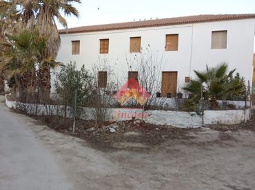 Country house for sale in Arriate
