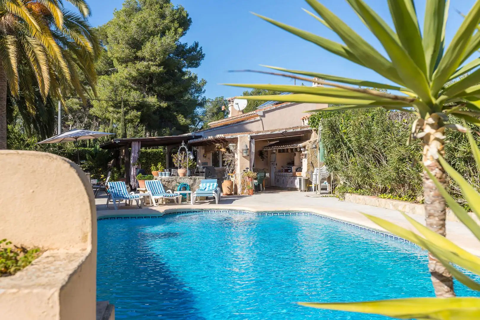Swimming pool of Houses for sale in Jávea / Xàbia  with Air Conditioner, Heating and Private garden