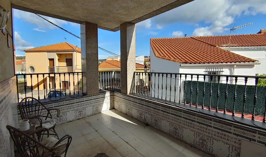 Exterior view of Houses for sale in Plasenzuela  with Terrace, Furnished and Washing machine