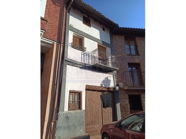 Casa-chalet en Venta en Camprovín