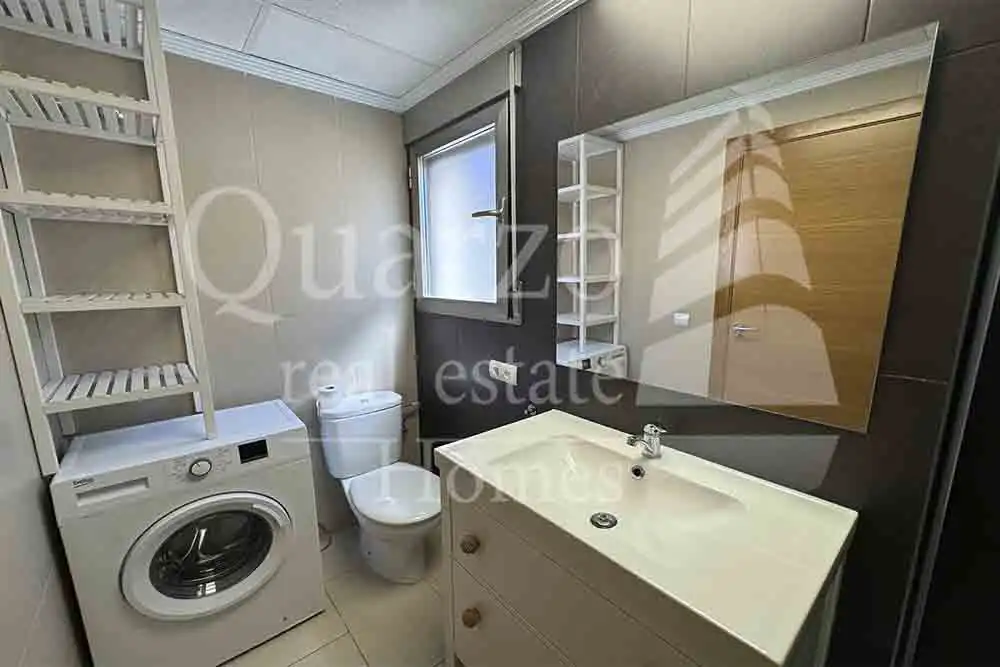 Badezimmer von Maisonette zum Verkauf in Oliva mit Klimaanlage, Terrasse und Möbliert