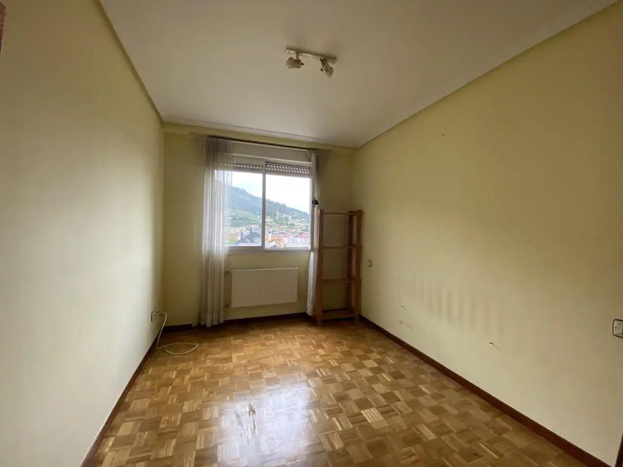 Habitación de Piso en venta en Oviedo  con Trastero